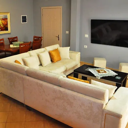 Villa Bmt *